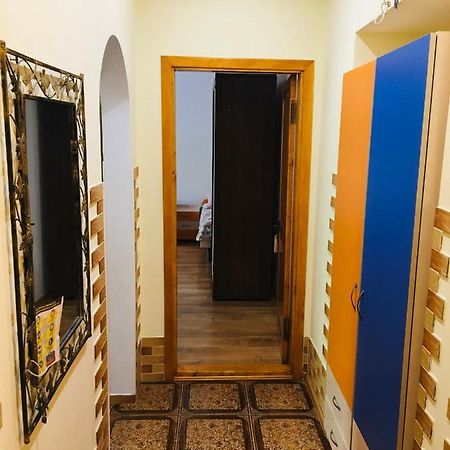 Centre Apartment Kamianets-Podilskyi Ngoại thất bức ảnh