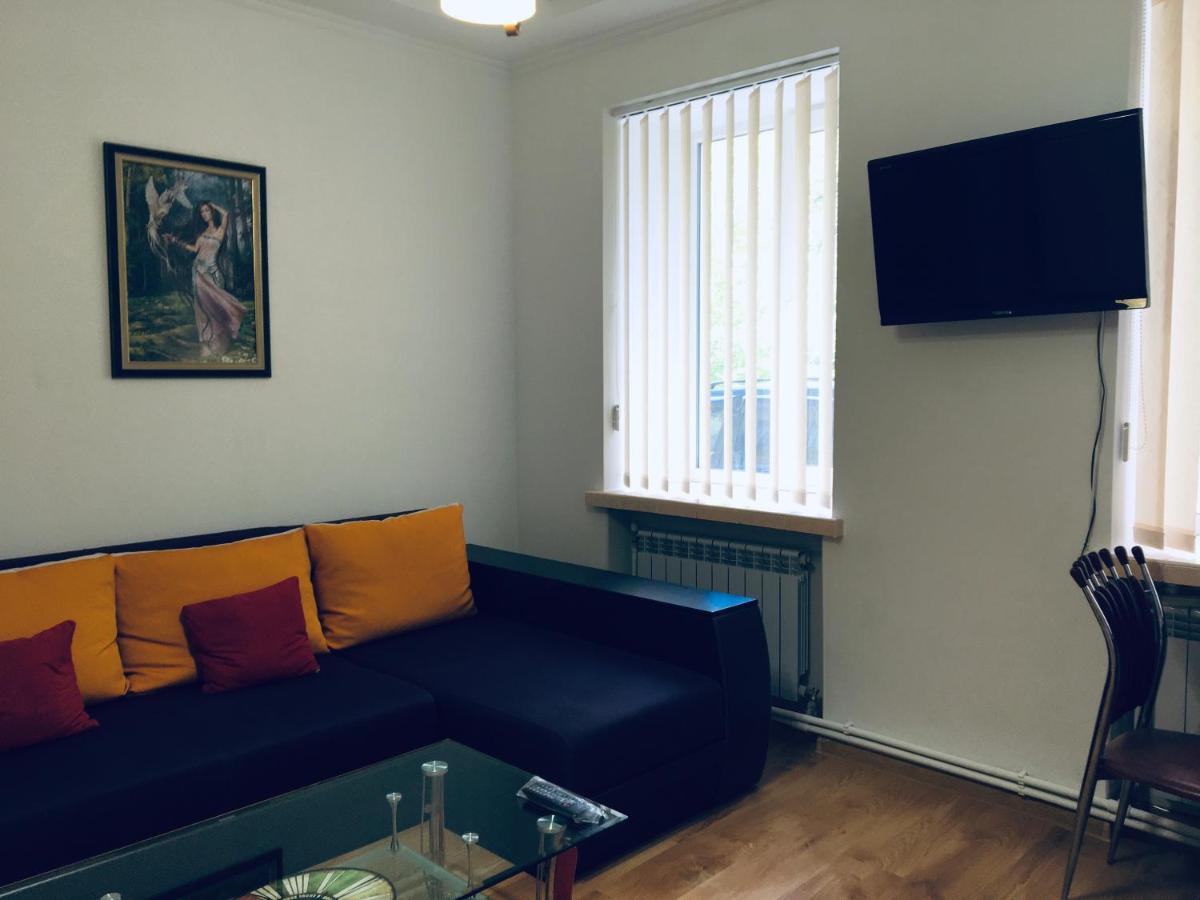 Centre Apartment Kamianets-Podilskyi Ngoại thất bức ảnh
